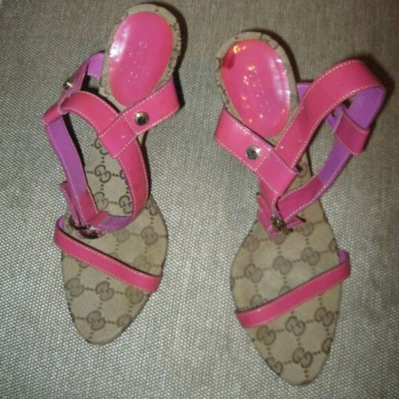 ❤️GUCCI Pink Brown GG Logo Ankle Buckle Stiletto Pumps Shoes Size 7 B - Picture 1 of 8